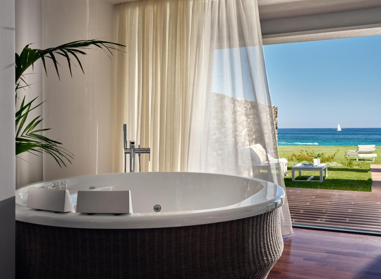 Suite de Luxe avec Piscine Privée - Vue sur Mer