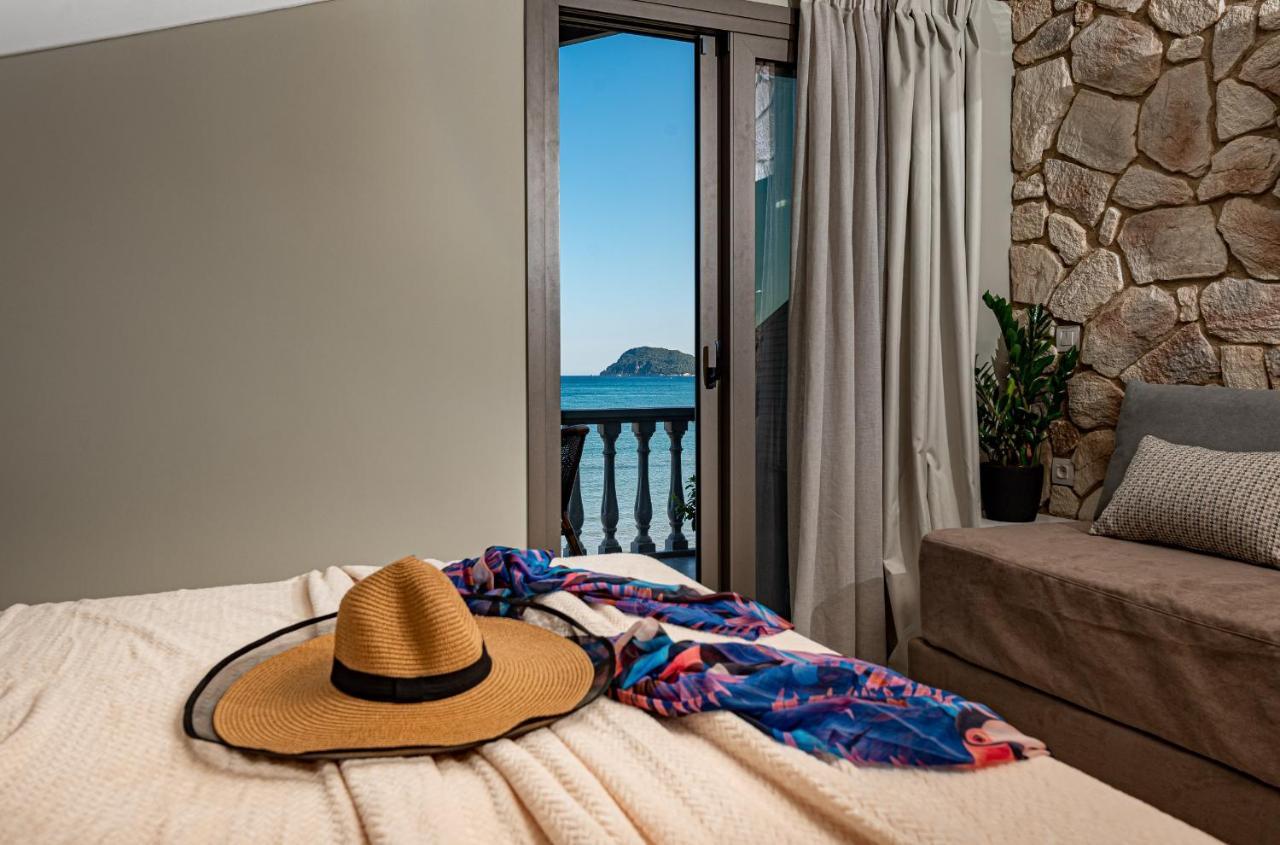 Deluxe Triple Room with Sea View