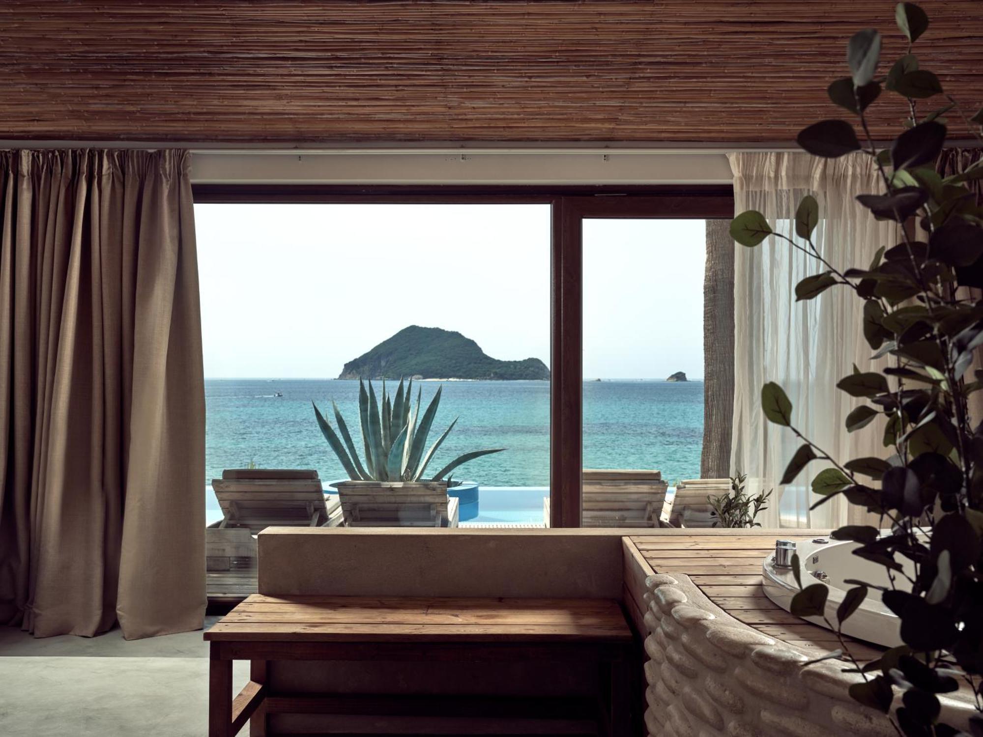 Executive Junior Suite with Sharing Pool & Sea View,1214785525:JPEG