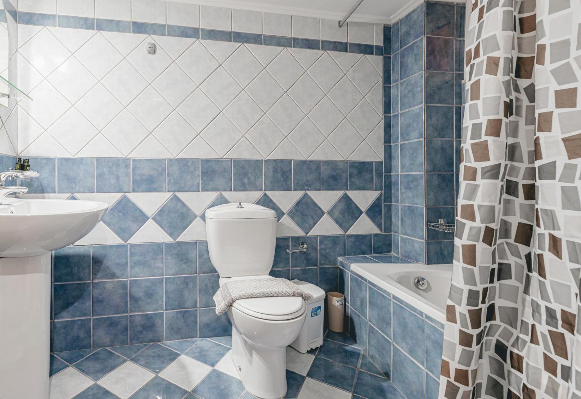 Economy Triple Room,1675806813:JPEG