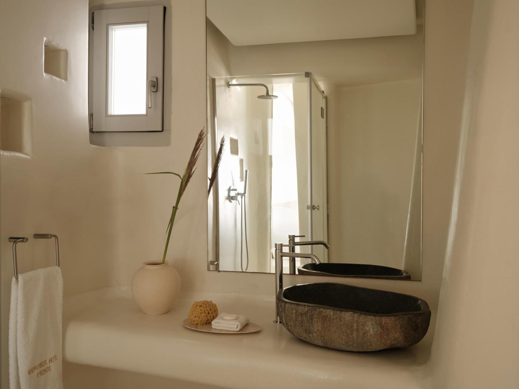 Cocoon Room or Pool View Jacuzzi,1742623051:JPEG