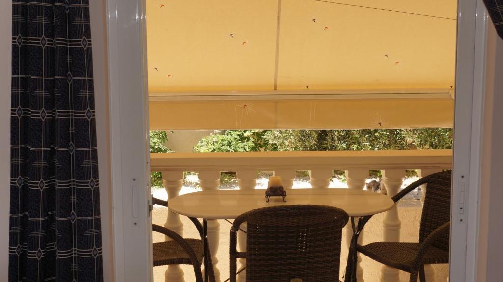 Studio (2-3 Adults) with Garden View