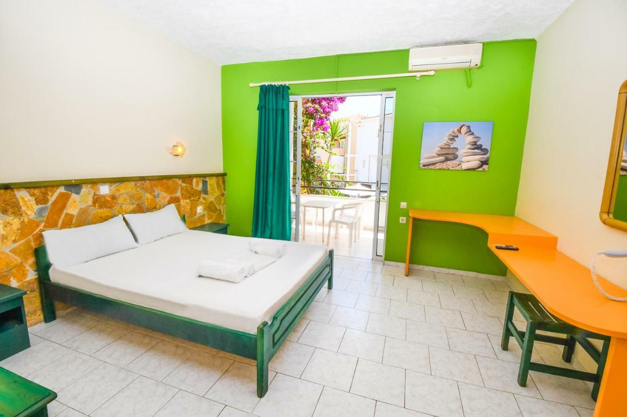 One-Bedroom Apartment,784383351:JPEG