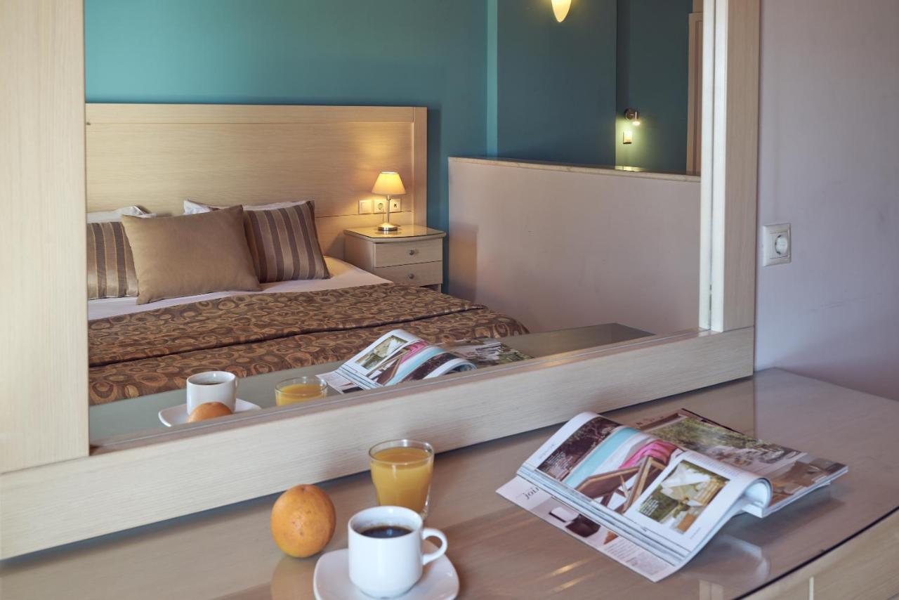 Family Room,1284342073:JPEG