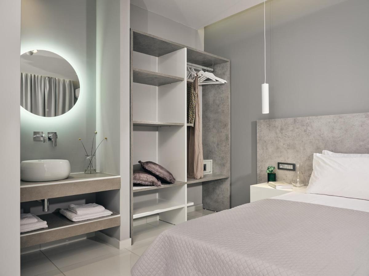 Deluxe Double Room with Balcony,998699448:JPEG