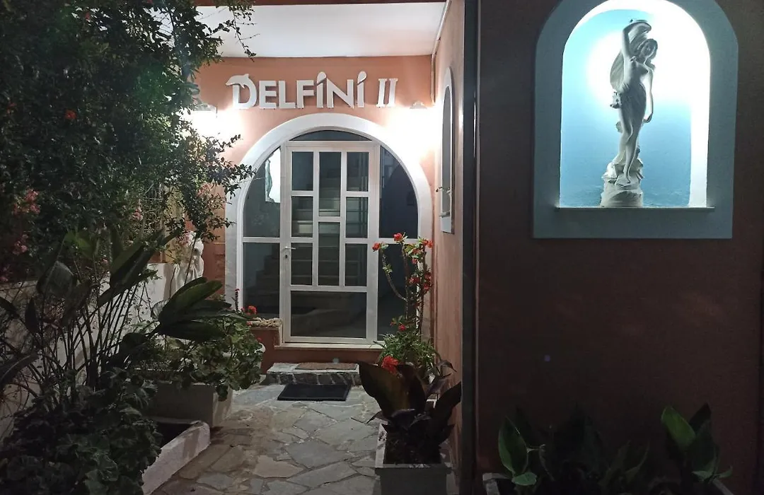 Delfini 2-1