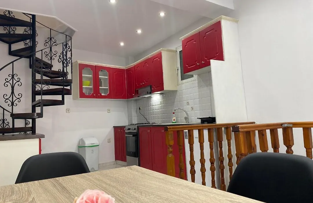 Home & Away Maisonette-1