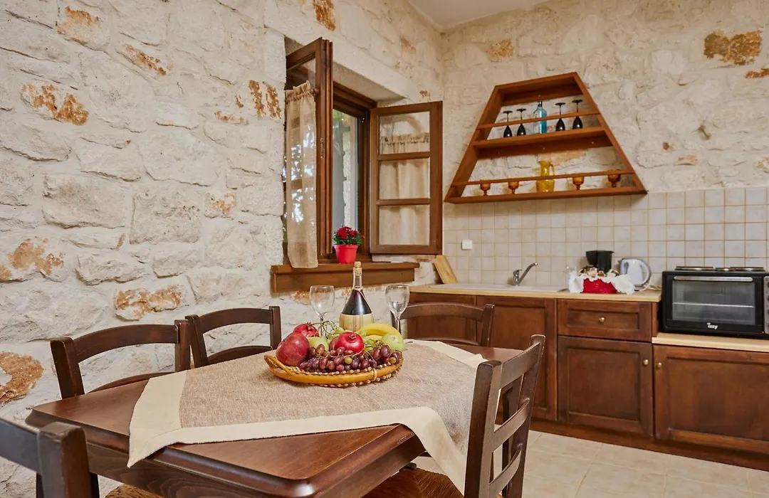 Villa Pounente Apartments - 300M From The Beach, By Zantewize-1