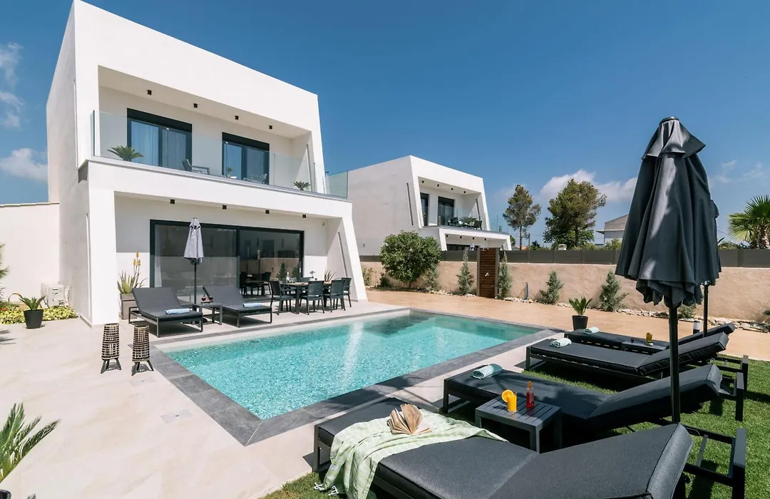 Sunwhite Villas - Private Pool & Cozy Atmosphere, By Zantewize-1