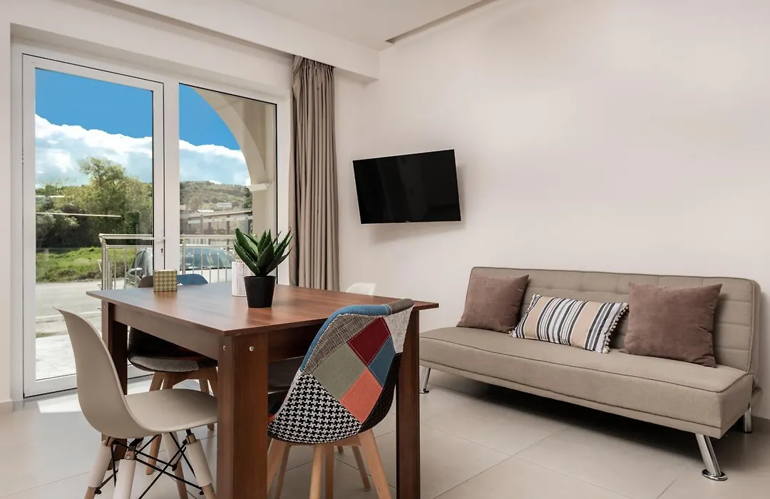 Katsaros Luxury Apts 5 Min Walk To Beach-1