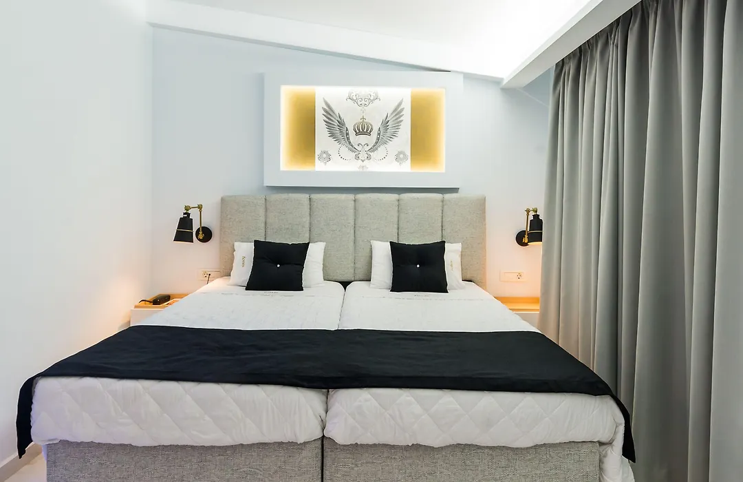 Ionis Art Hotel-1