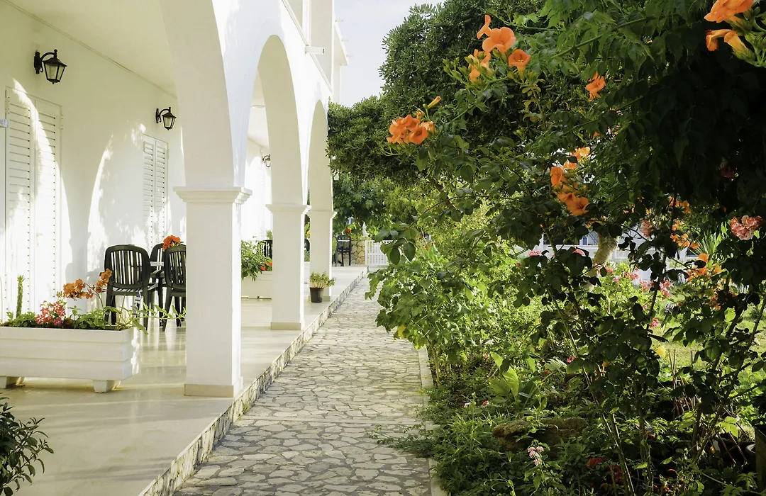 Cubaneros Holiday Inn-1