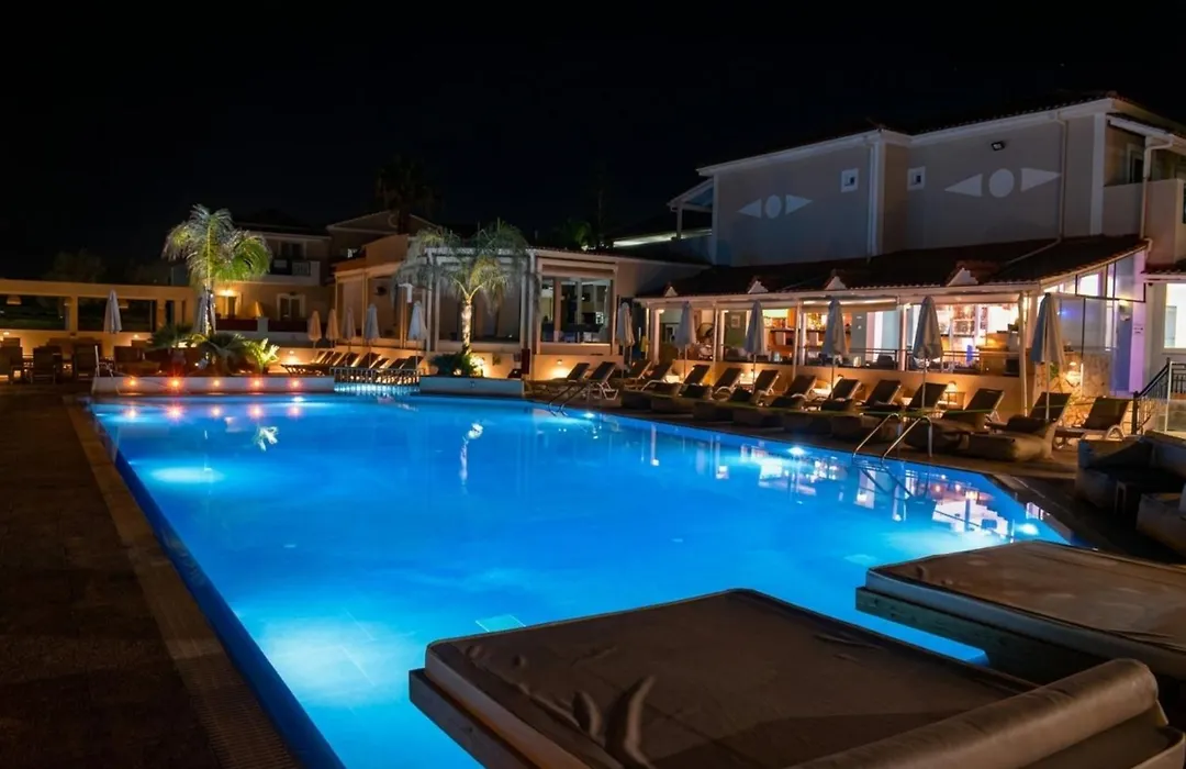 Dennys Inn Hotel-1
