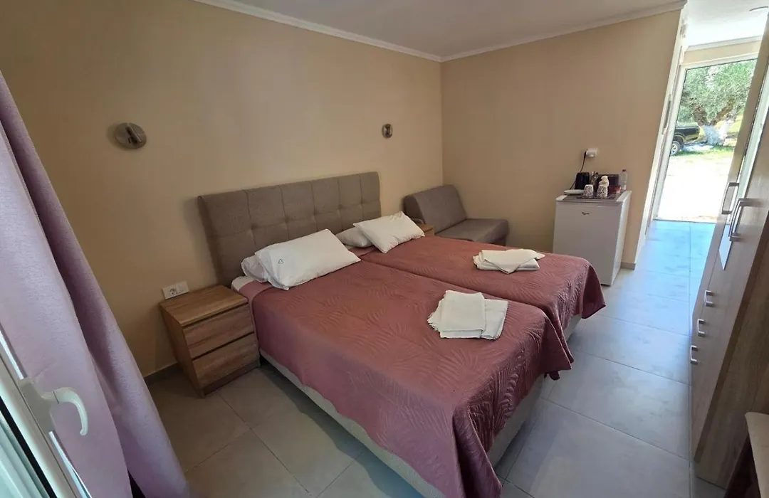 Paradise Bar Apartments-1