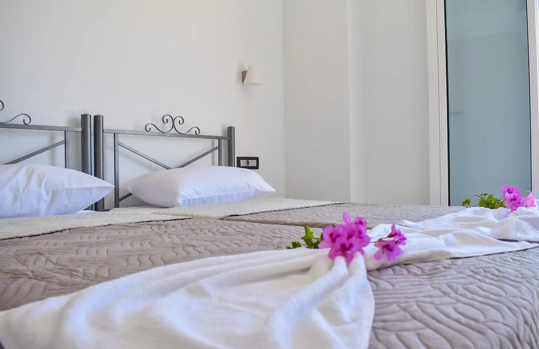 Katsaros Luxury Apts 5Min Walk To Beach-1