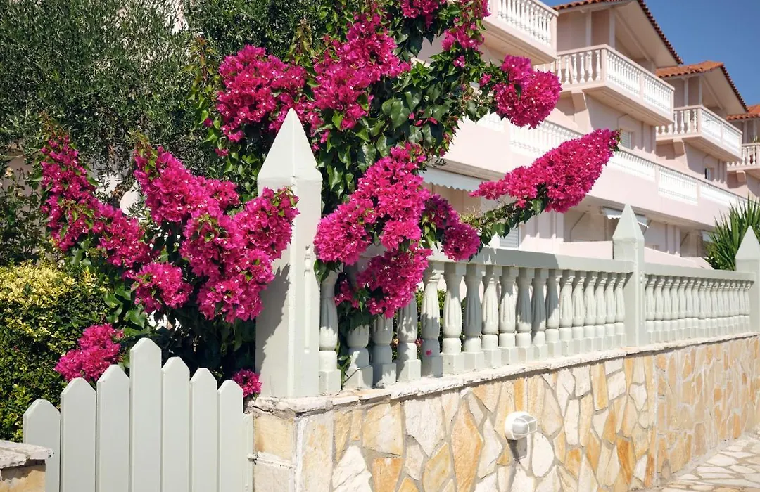 Three Graces Holiday Houses Complex-1