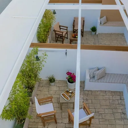 Suncourt Lux Rooms-3