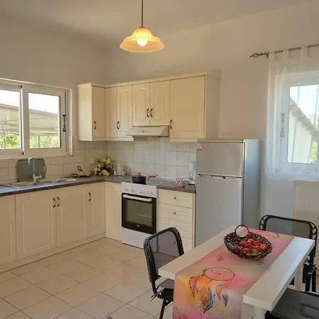 Morfis Getaway Apartment-3