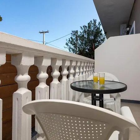Mare Blu Studios & Suites-3