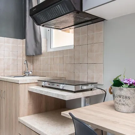 Filoxenia Luxury Studios & Apartments-3