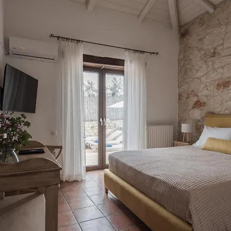 Viatzo Villas - Eclectic Villas With Heated Saltwater Pools-3