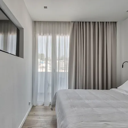 Bitzaro Boutique Hotel-3