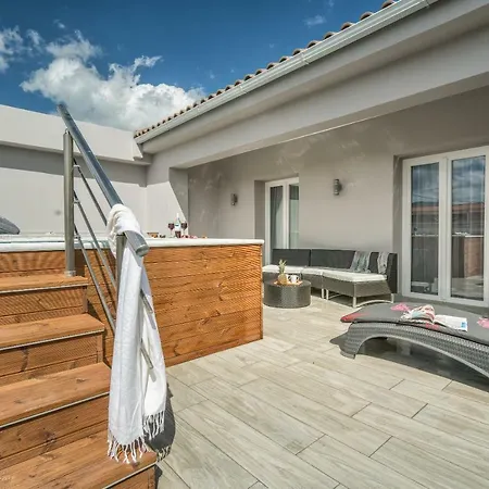 Savvas Luxury Suites-3