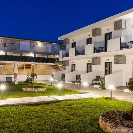 Rooms 48 By Zante Plaza-3