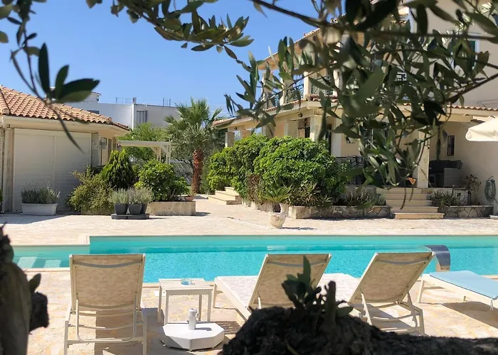 Eleni'S Family Villa Laganas