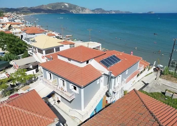 C'Est La Vie Rooms And Suites Λαγανάς