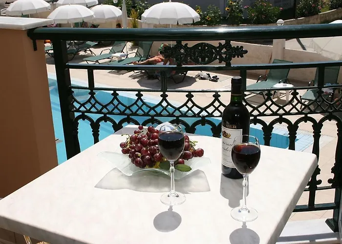 Laganas Hotels near Piazza Tasso with parking