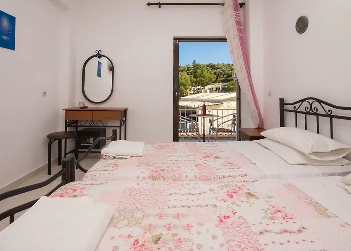 Pet friendly Plessas Studios Tsilivi 