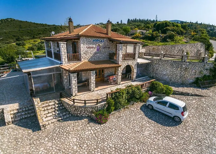 Nireas : Stone Villa Orthoniaí